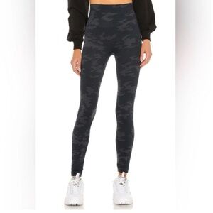 SPANX Look At Me Now Camouflage Leggings